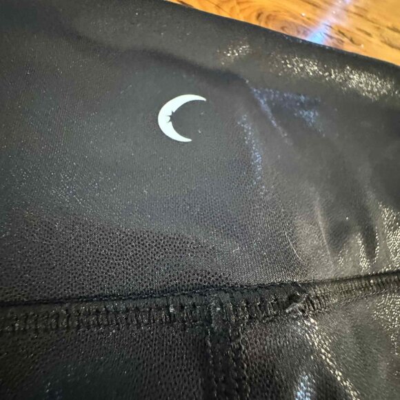 Zyia Women Plus Size Black Metallic ZYIA Light n Tight Hustle Shorts 10" #853 - Picture 2 of 11